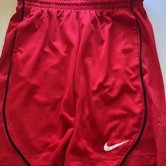 Nike red vintage shorts basketball - Picture 3 of 3